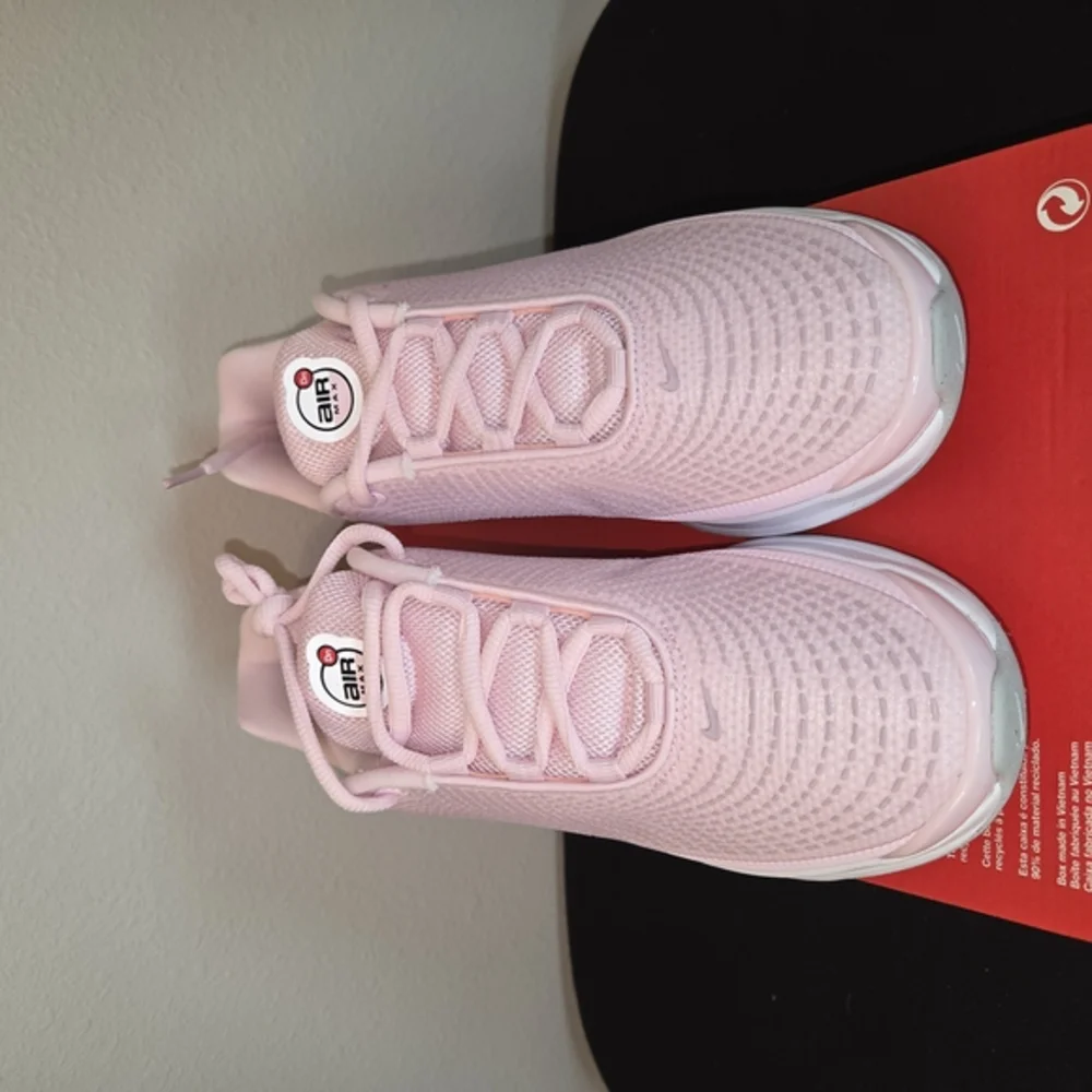 Nike Airmax DN Pink/ Gray running Shoes size 6y = 7.5‎ womens conversion